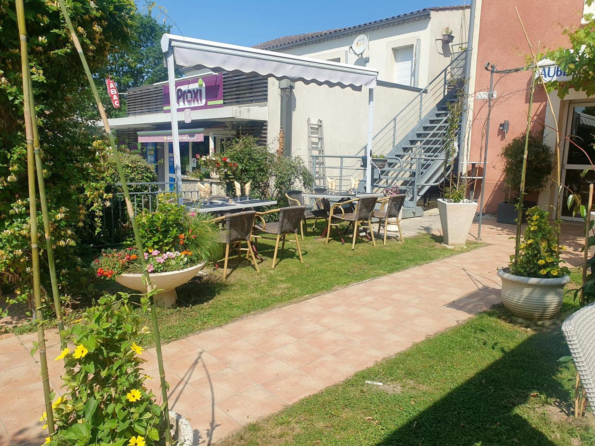 Clérac Auberge Des Lacs Bleus מראה חיצוני תמונה